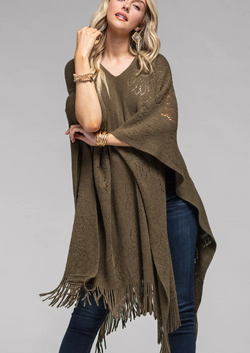 Be fashionable and fabulous in this Olive Green Paisley Pattern Fringe Poncho! Made of 100% acrylic, this poncho is sure to become one of your wardrobe staples. Not to mention, the fringe is a fun flourish that will make a statement. Plus, it's the perfect piece for quick and easy layering. Rock this poncho like you don't have a care in the world! (Because you don't.)